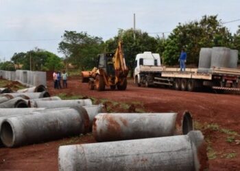 Prefeitura continua construção de galerias de águas pluviais para pavimentação da Rotary Clube