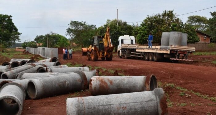 Prefeitura continua construção de galerias de águas pluviais para pavimentação da Rotary Clube