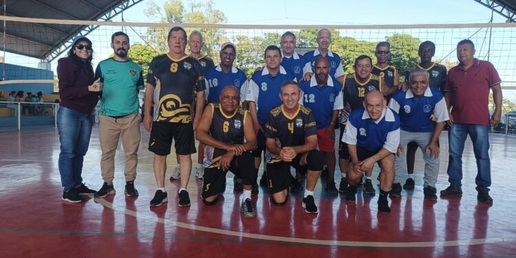 Selvíria disputa amistosos de vôlei com ItapuraJogos na Ilha