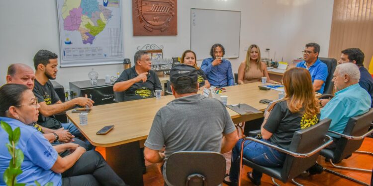 Prefeito Jaime se reúne com a diretoria do Rotary Clube de Selvíria