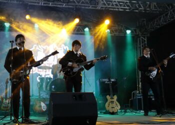 Festival Beatles Weekend e Festa da Mandioca movimentam a Praça da Integração