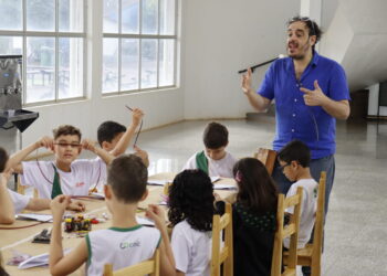 Estudantes de Ilha Solteira aprendem brincando em oficina de cinema