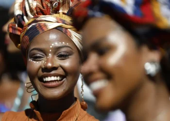 Especialistas defendem atenção específica para saúde da pele negra