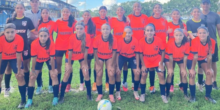 Futebol feminino sub-14 de Ilha Solteira conquista medalha de prata