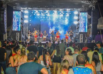 Banda Sintonia Show abre o Selva Folia