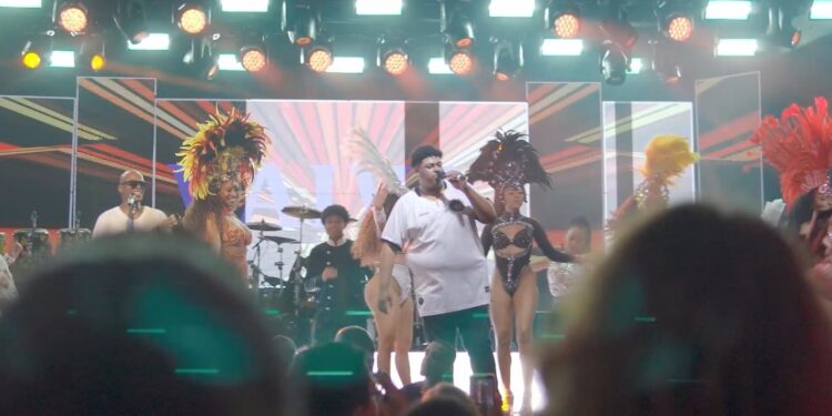 Com Vai-Vai, Elektra e muitas atrações, Ilha Folia 2026 reúne multidão na Praça dos