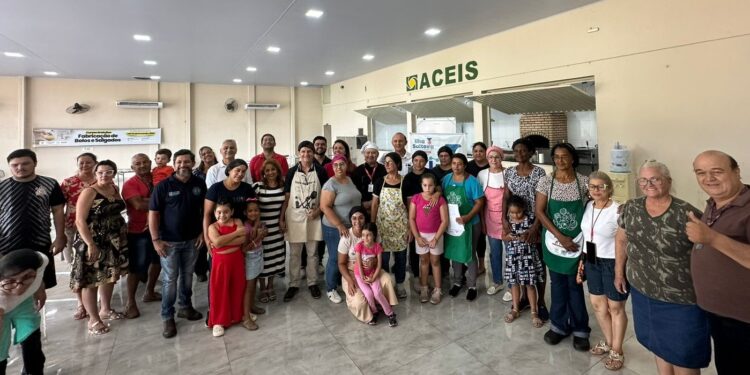 Cursos gratuitos de fabricação de bolos e salgados são realizados em Ilha Solteira