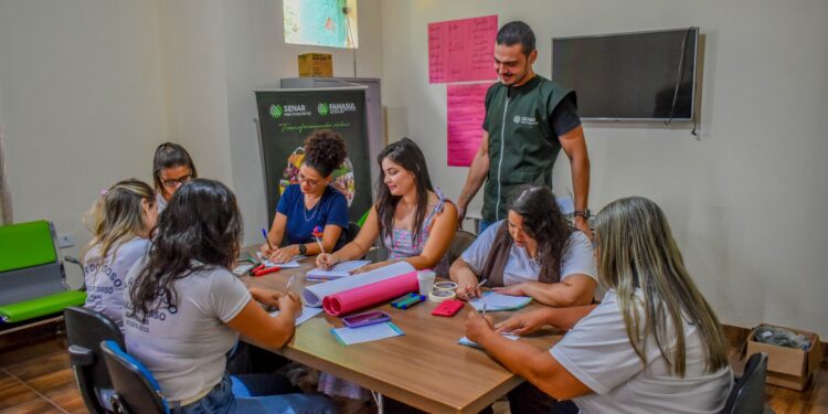 Curso capacita equipe do Lar do Idoso em primeiros socorros emocionais