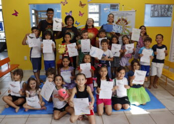 Sucesso de público, “Leiturinha” leva muitas crianças à Biblioteca Municipal Assis