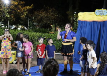 “Vanilla Show” encanta público na Praça dos Paiaguás