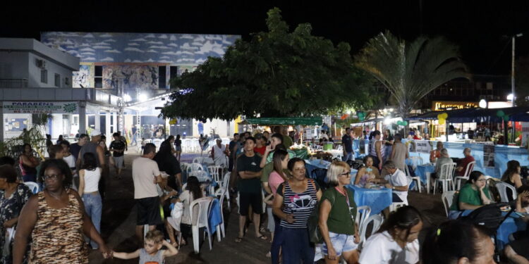 2ª Feira do Pescado atrai grande público na Praça dos Paiaguás