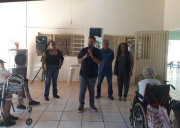Equipe do CadÚnico realiza visita