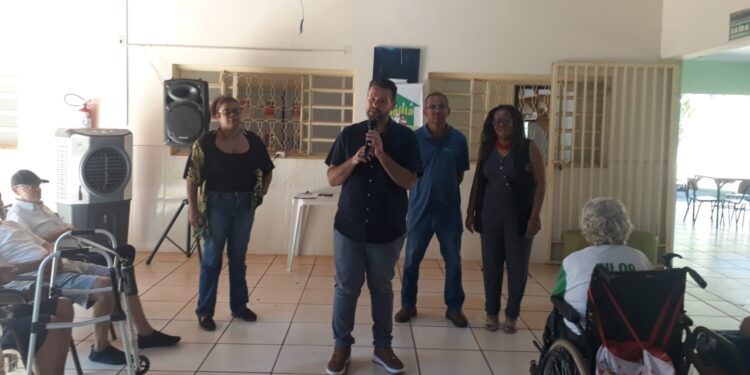 Equipe do CadÚnico realiza visita