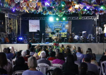 Arraiá na Praça 2026 reúne grande público