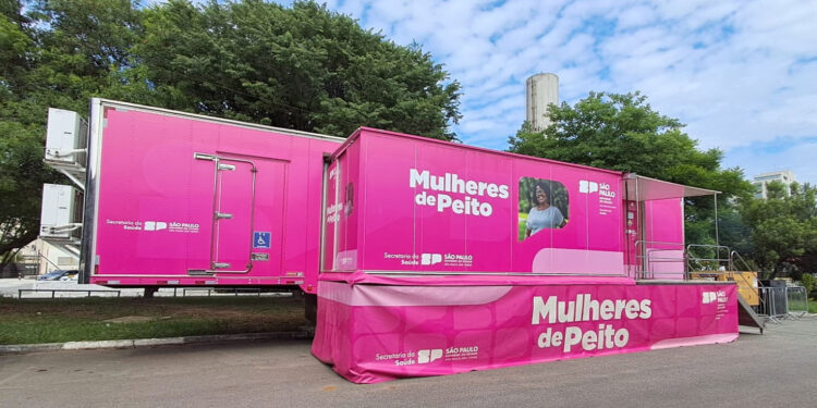 Carreta do Programa Mulheres de Peito